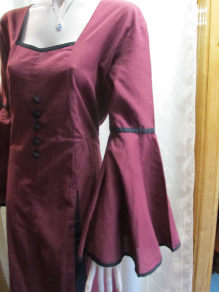 Ladies Medieval Dress Burgundy